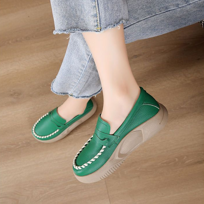 Classiqe Moccasin Orthopedic Shoe